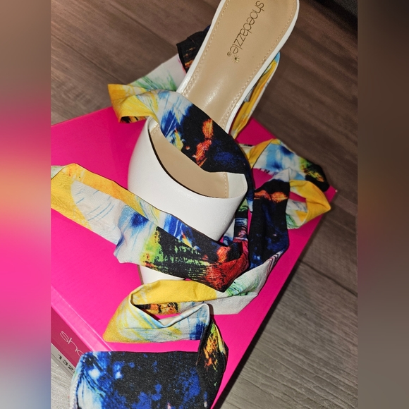 Shoedazzle 10 Multicolor heels - Picture 2 of 3